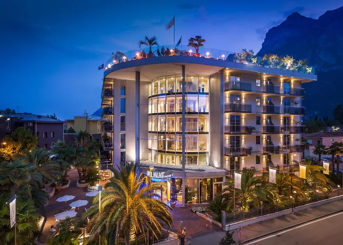 Hotel Kristal Palace - Tonelli Hotels - Adult Friendly Riva del Garda